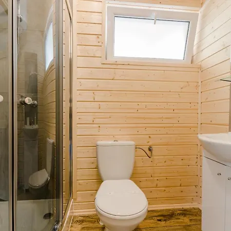 بيت خشبي Bursztynowo Osrodek Wczasowy شتوتوفو