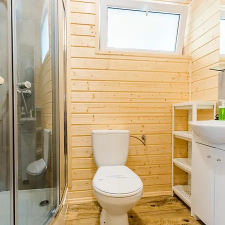 Bursztynowo Osrodek Wczasowy بيت خشبي