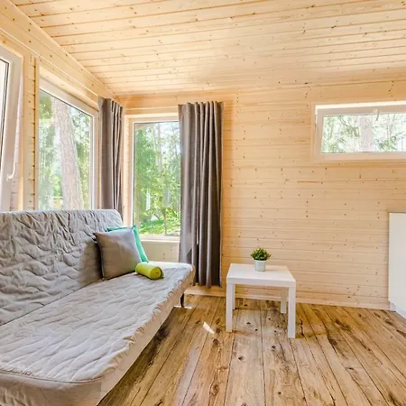 Bursztynowo Osrodek Wczasowy بيت خشبي *