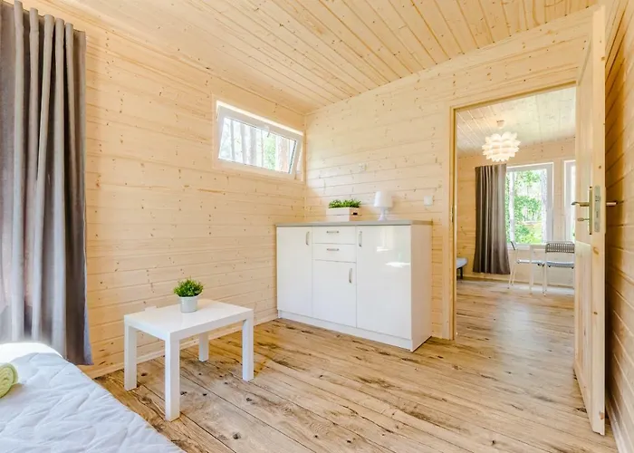 Domek letniskowy Bursztynowo *